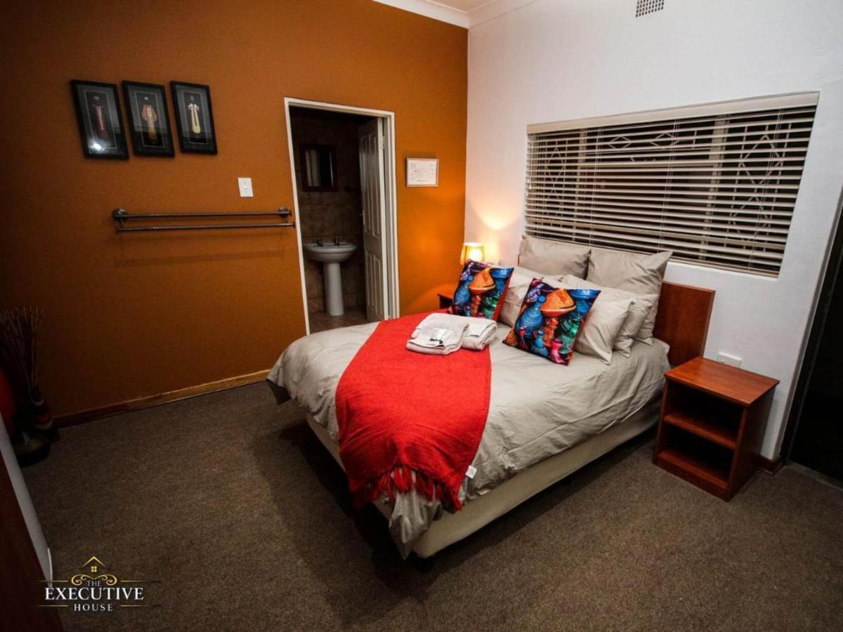 The Executive House Bed & Breakfast นิวคาสเซิล ภายนอก รูปภาพ